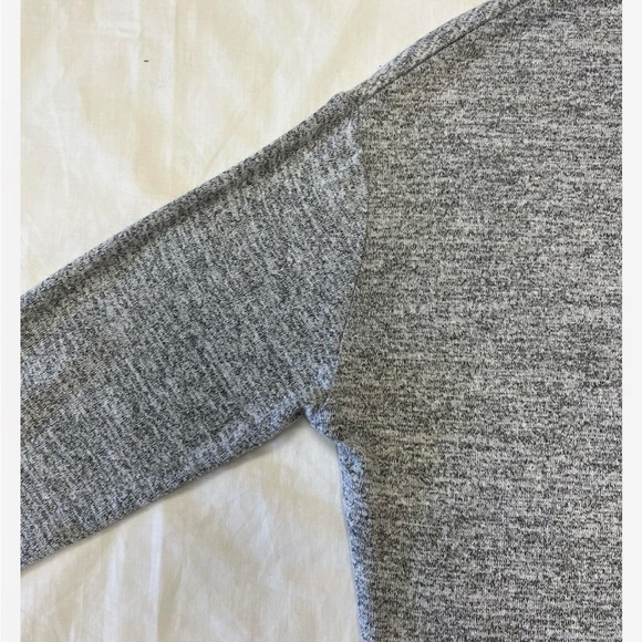 Aritzia Wilfred Free Luxe  Jersey Knit Grey Long Sleeve T-Shirt Size Medium - Picture 12 of 14